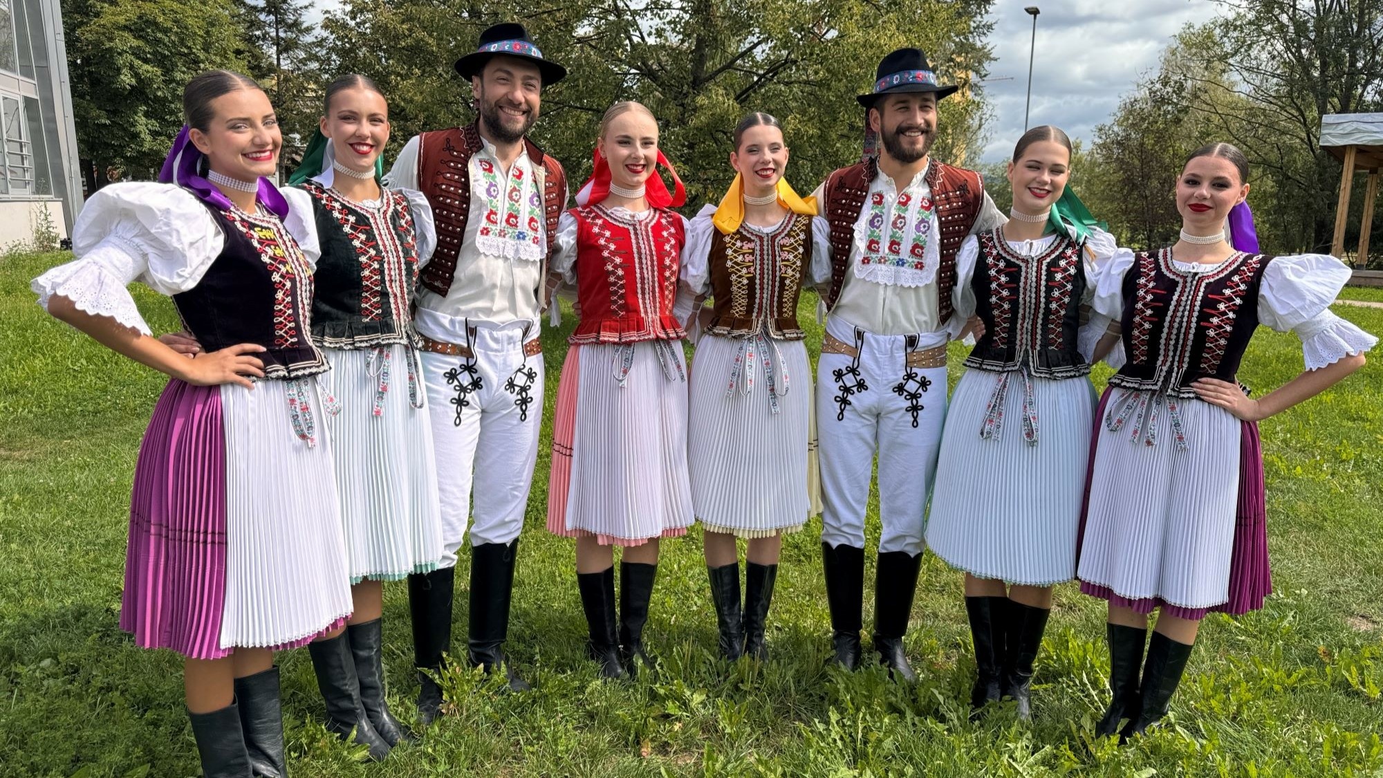 Jakub Jablonský a Bystrík sú späť. Čakajú ich nové piesne, tradície aj krásne regióny