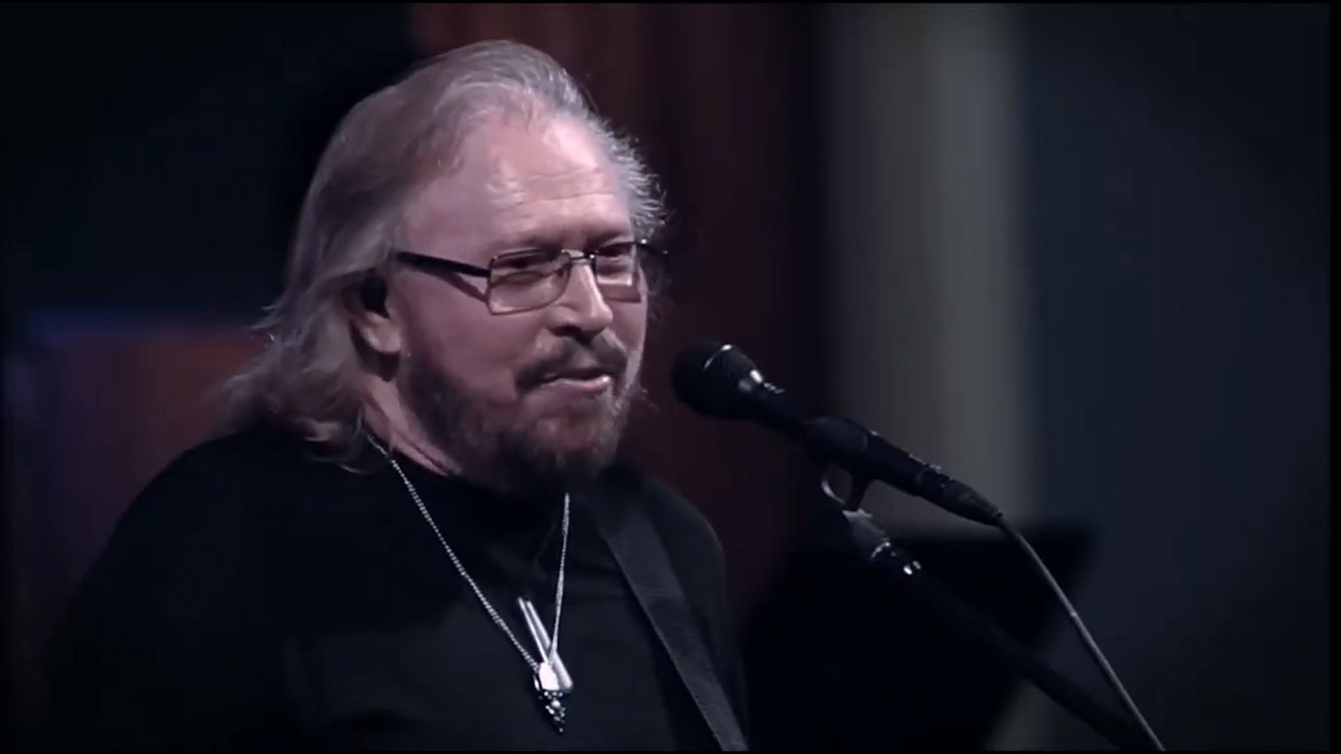Bee-Gees-Barry-Gibb