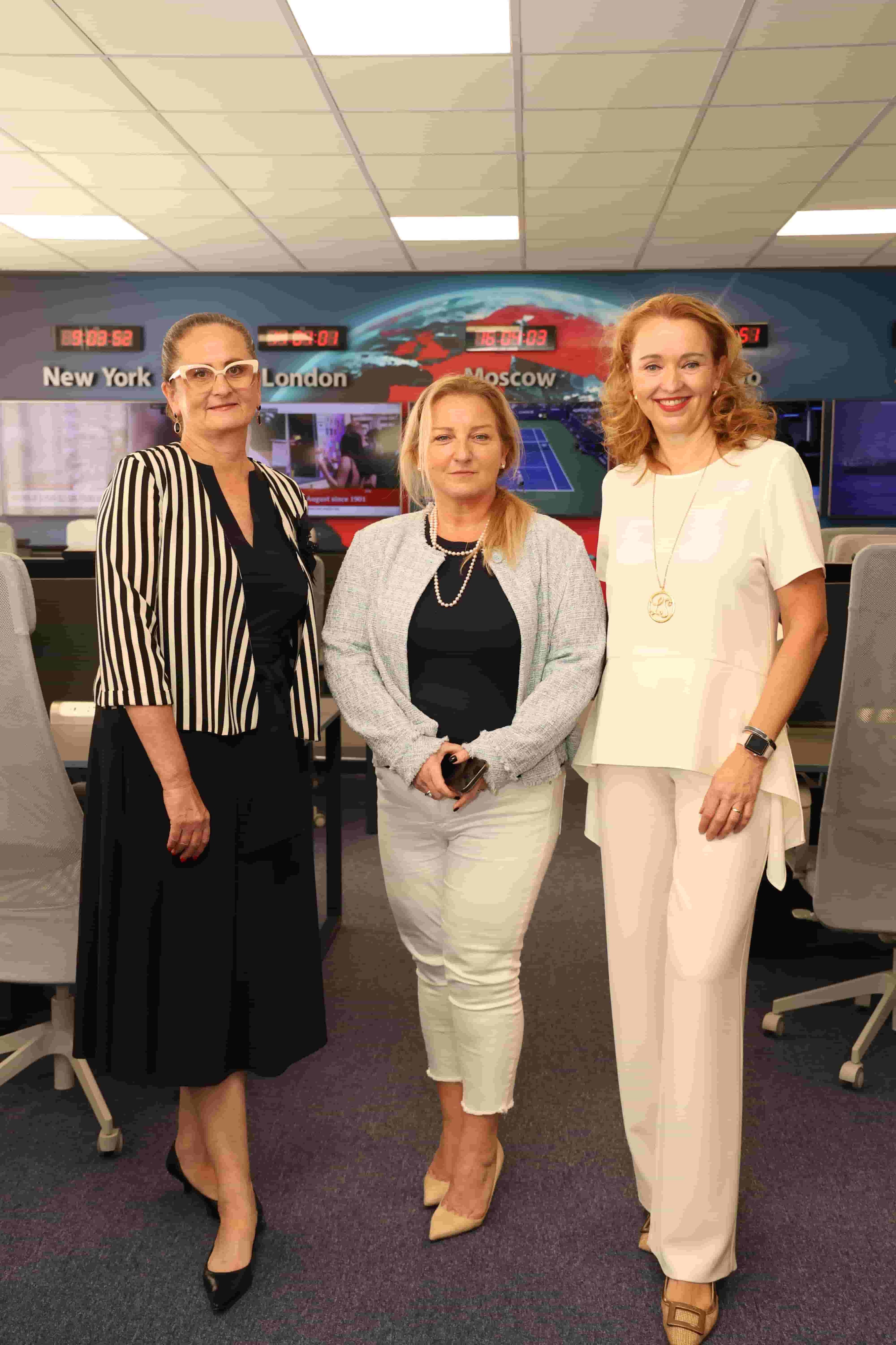 Mária Hlucháňová Martina Flašíková Viera Krúpová STVR