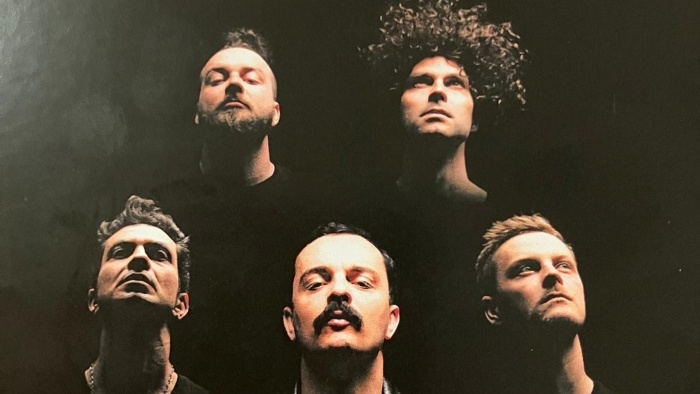 queen show_700x394.jpg