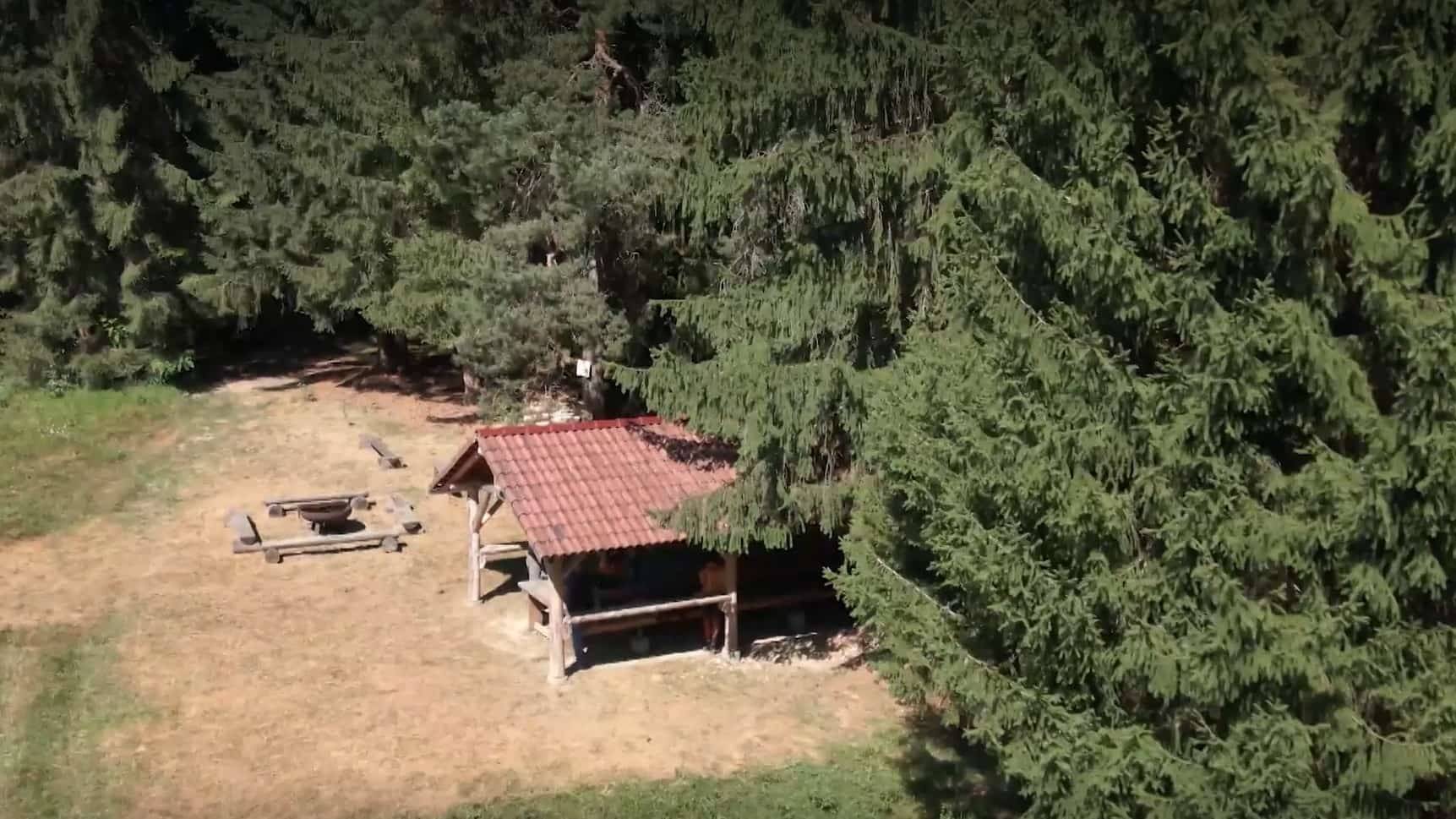 útulňa-sedlo-pod-závrším-televikend-stvr