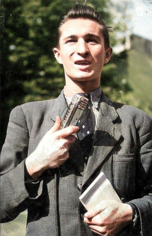 Gallo_Rudolf_ mlady_reportuje_farba.jpg