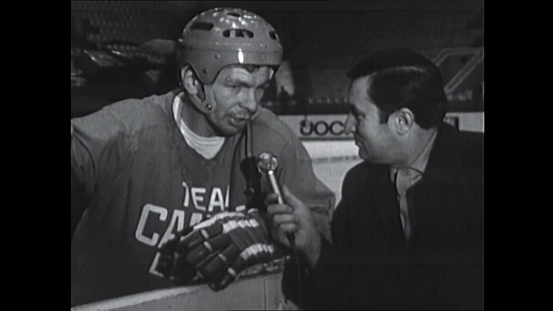 Rudolf Gallo spoveda hviezdu NHL Slovaka Stana Mikitu v r.1972.mp4