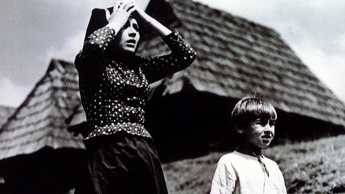 Vojna im zmenila životy. Dvojka uvedie filmovú klasiku Živý bič