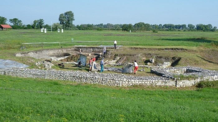 iza_archologia_vykopavky_Wikimedia_Agapito.jpg
